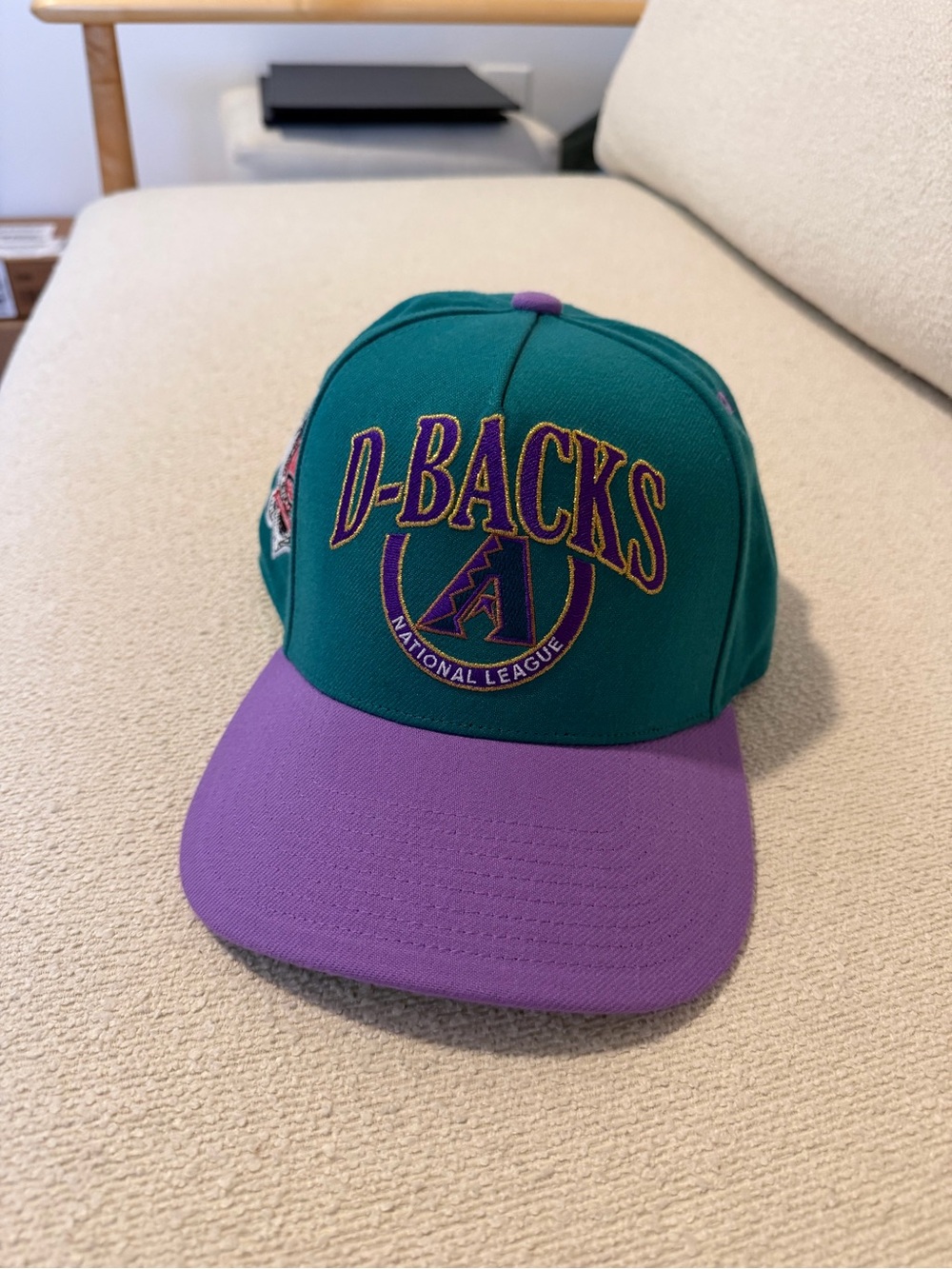 Never worn Mitchell & Ness Arizona Diamondbacks SnapBack hat